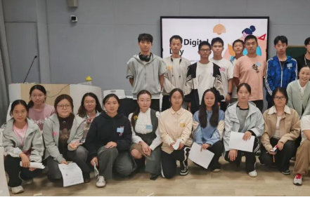 俄罗斯狂热的“英语角”现象：俄国人自掏腰包，外国人免费参加